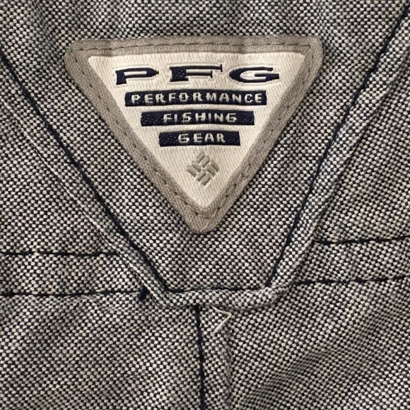 Ladies size 2 Columbia PFG gray shorts - Picture 4 of 9